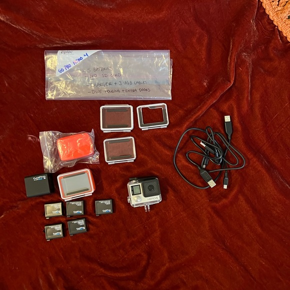 GoPro Hero4 Bundle with Accessories - Picture 5 of 16